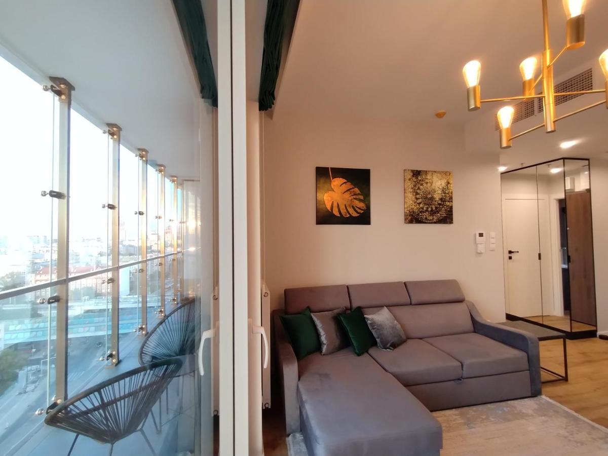Wola Tower Deluxe Separate Bedroom With Free Garage - By Perfect Apartament *