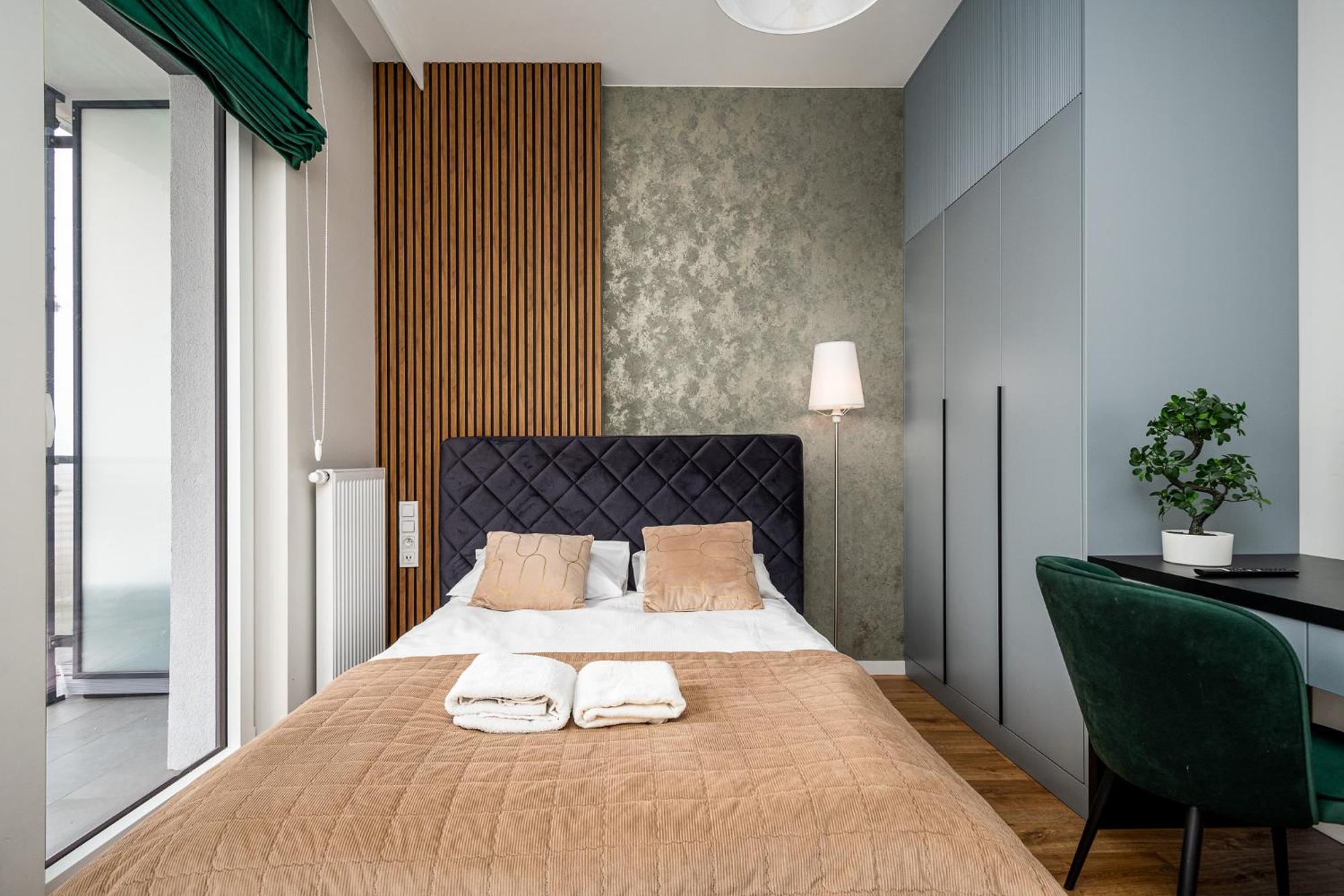 Apartament Wola Tower Deluxe Separate Bedroom With Free Garage - By Perfect