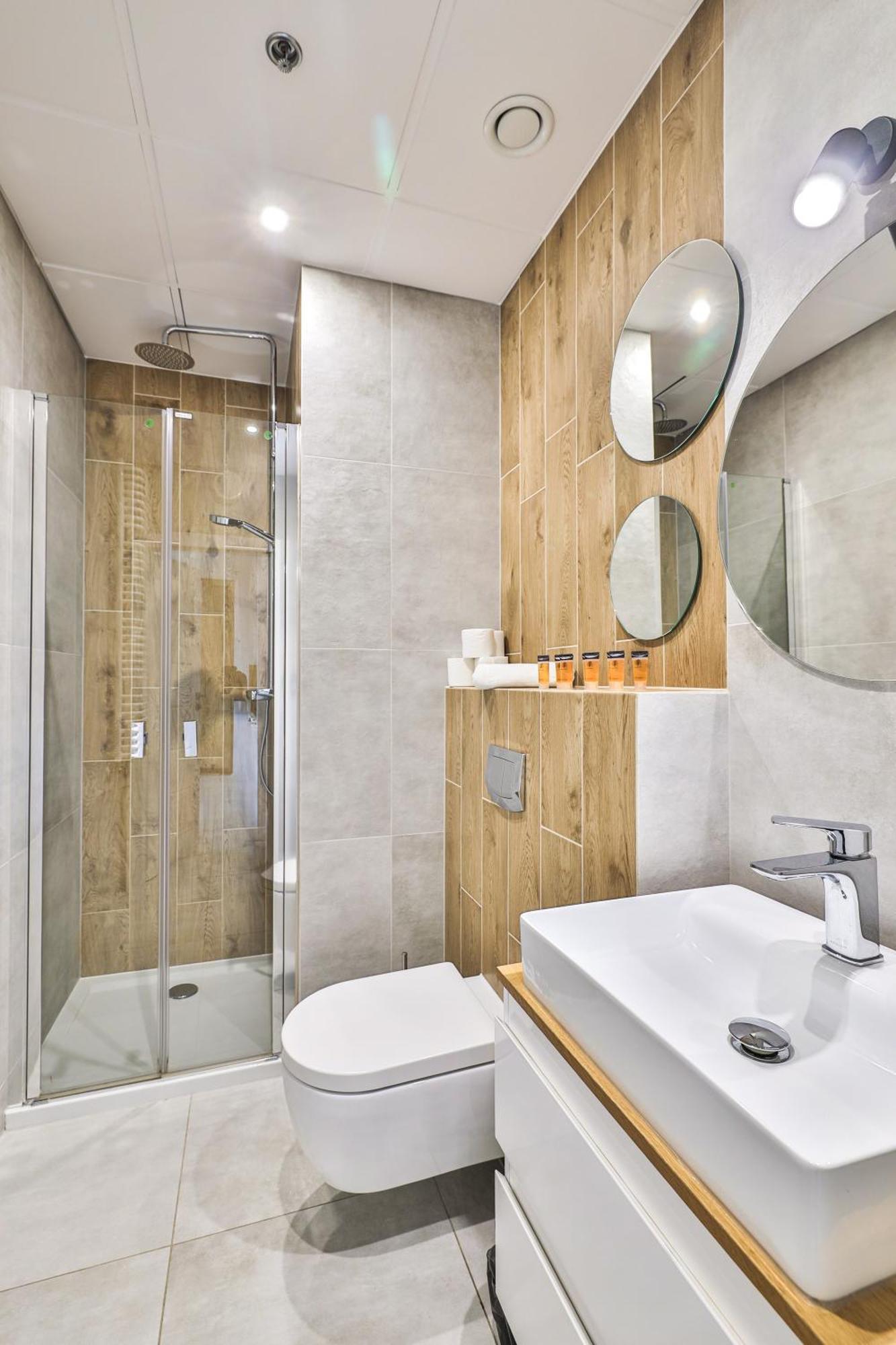 Apartament Wola Tower Deluxe Separate Bedroom With Free Garage - By Perfect Warszawa