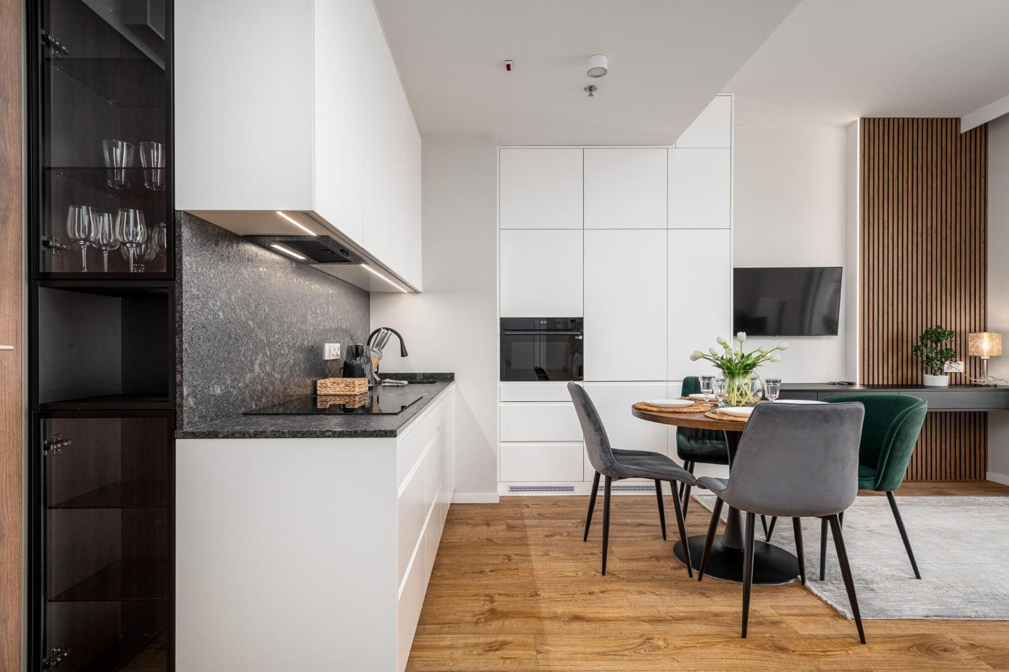 Wola Tower Deluxe Separate Bedroom With Free Garage - By Perfect Apartament Warszawa