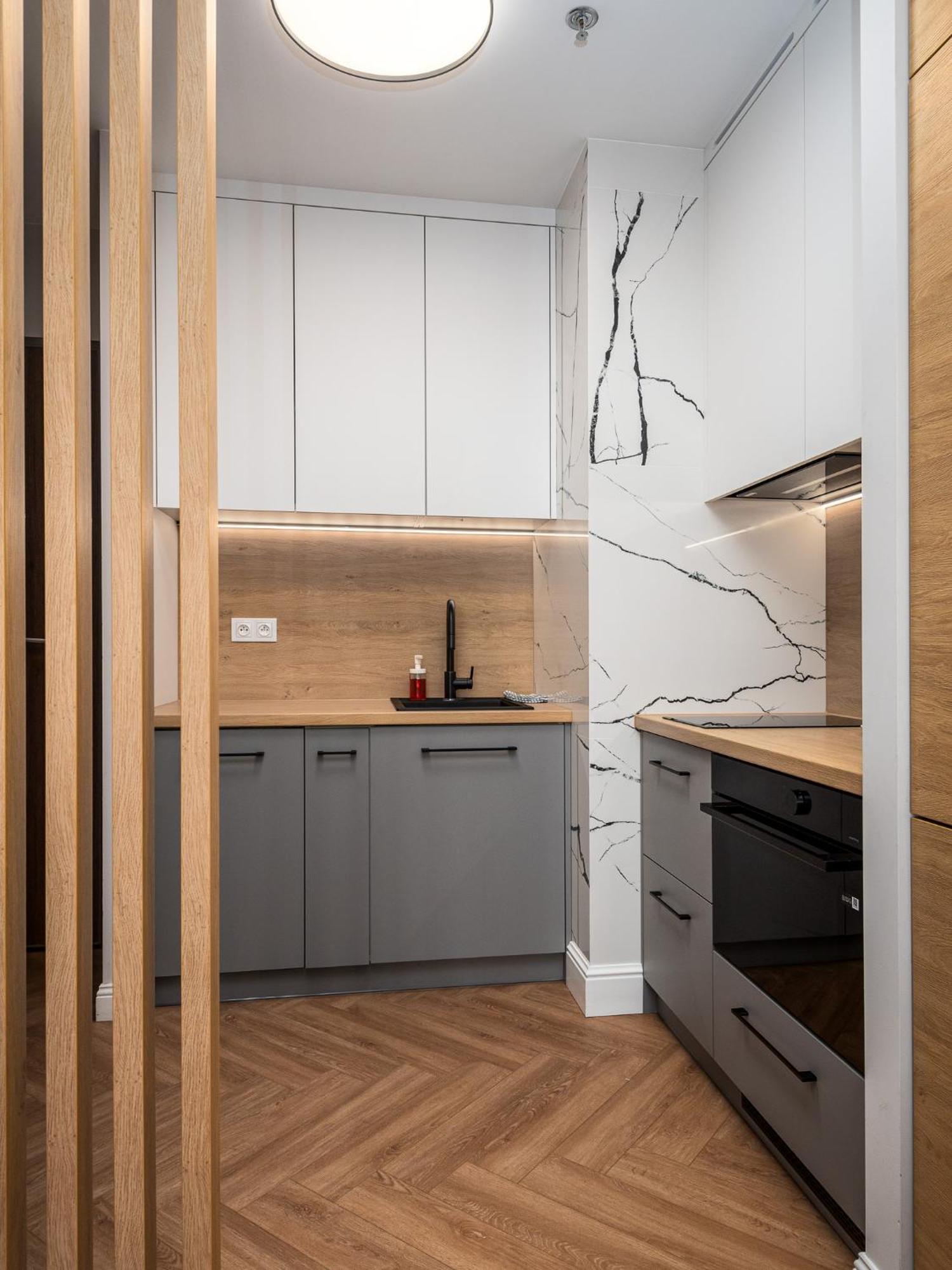 Apartament Wola Tower Deluxe Separate Bedroom With Free Garage - By Perfect