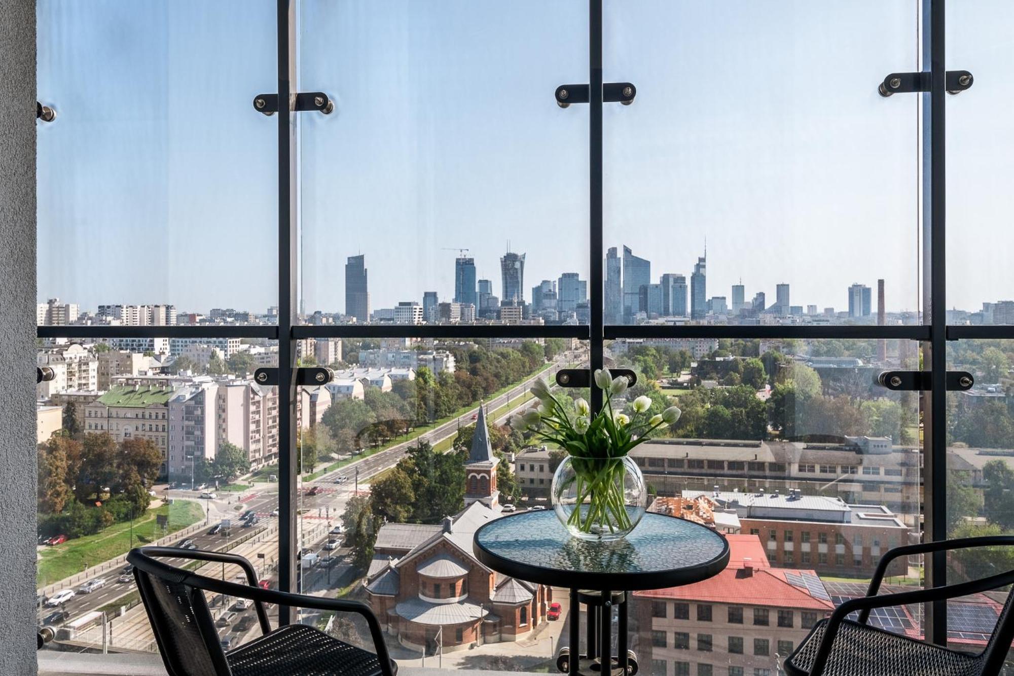 Apartament Wola Tower Deluxe Separate Bedroom With Free Garage - By Perfect Warszawa