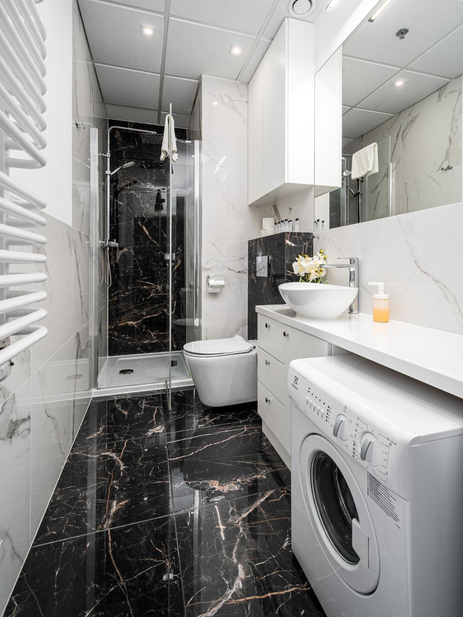 Wola Tower Deluxe Separate Bedroom With Free Garage - By Perfect Apartament Warszawa